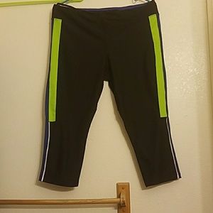 Capri workout leggings